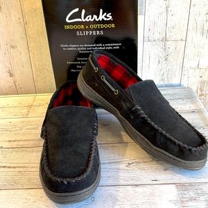 Clarks indoor/outdoor slippers. Mens size 11